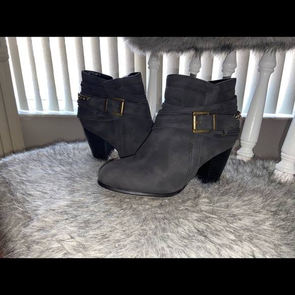 Ankle booties - Picture 1 of 2